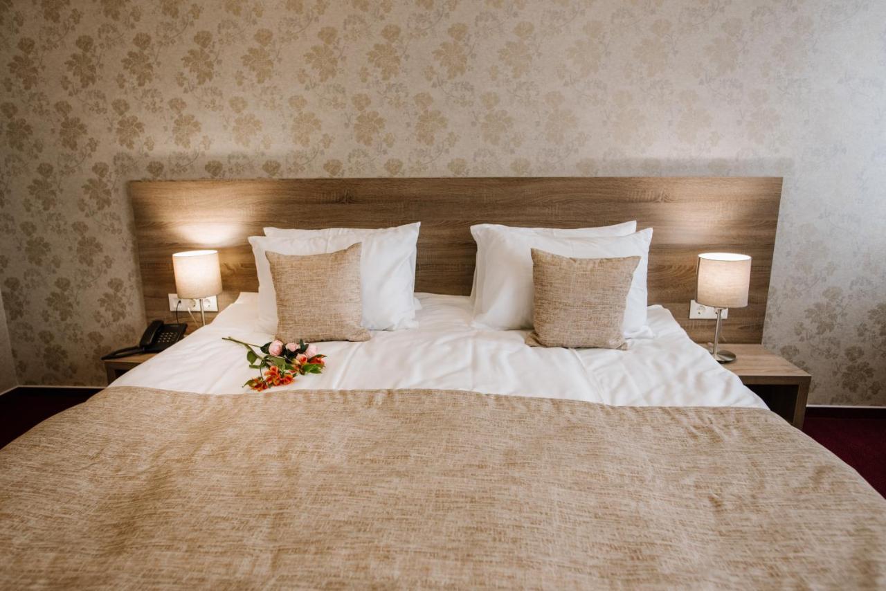 Hotel Alkor Трускавец Екстериор снимка