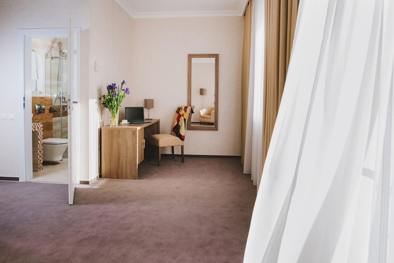 Hotel Alkor Трускавец Екстериор снимка