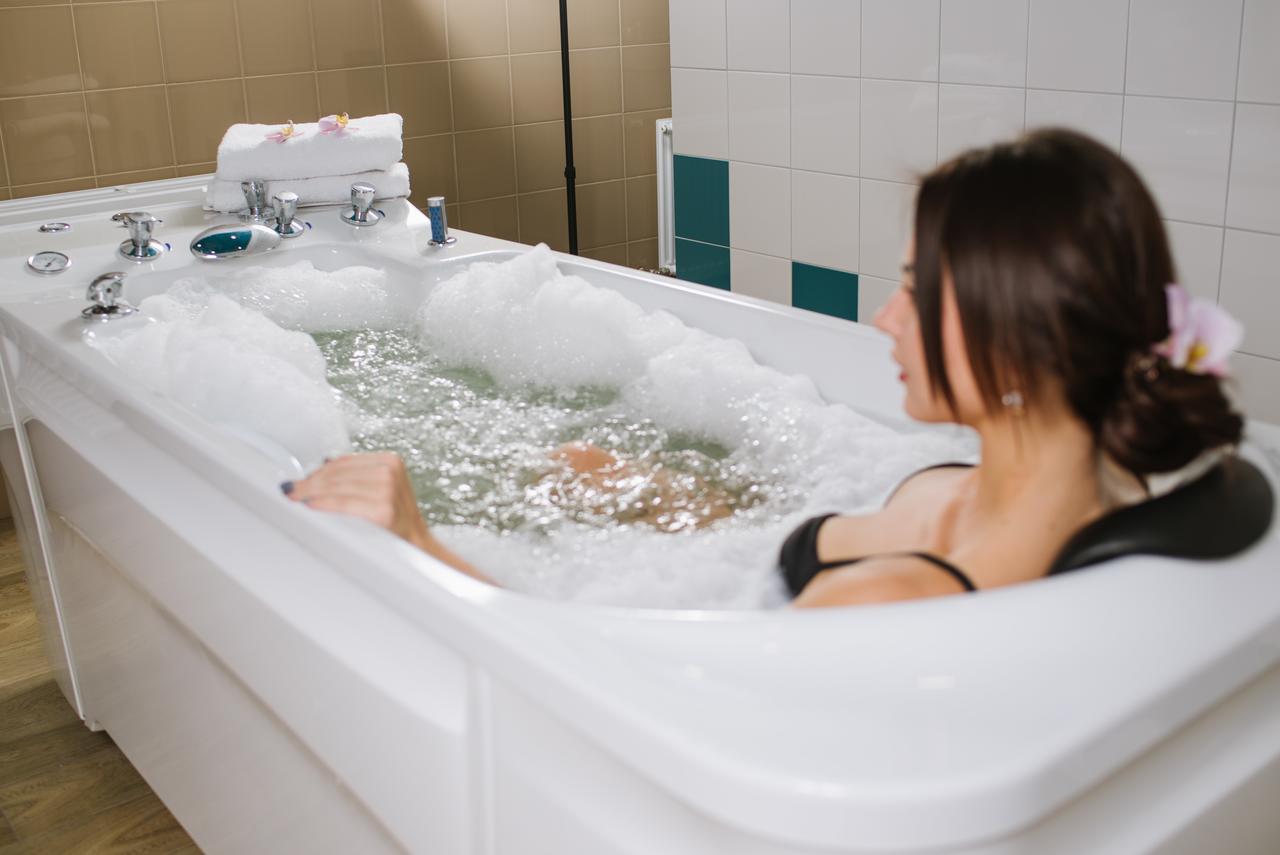 Hotel Alkor Трускавец Екстериор снимка